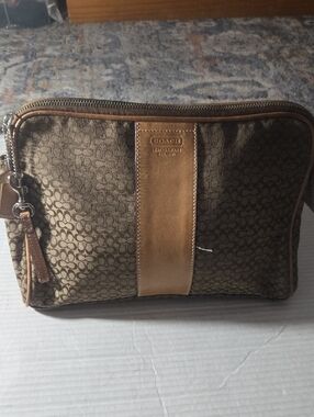 Vintage Coach Brown Signature Canvas  Pouch with Tan Leather Trim